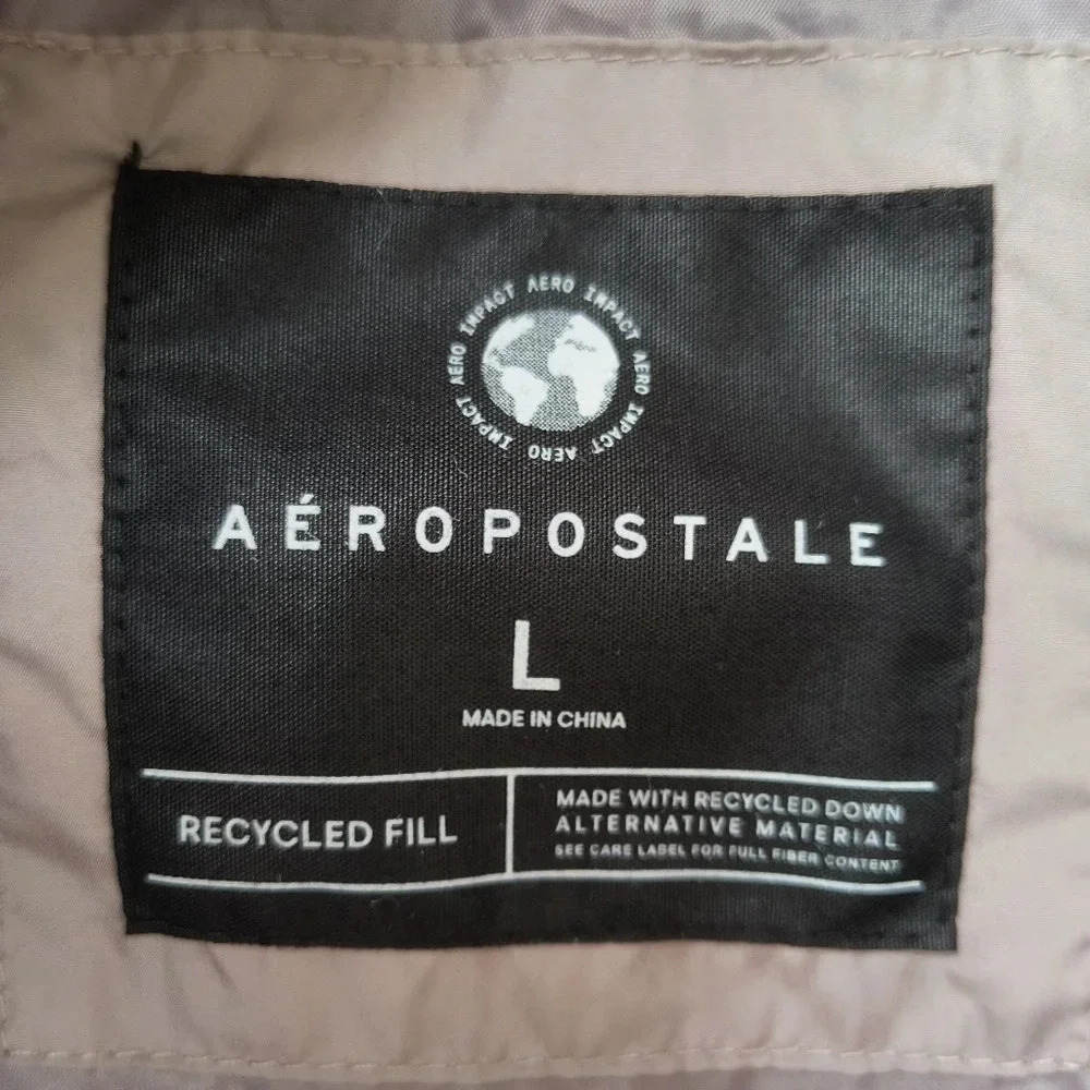 Aeropostale Cropped Quilted Gorpcore Puffer Zipper Vest, L, NWT - Picture 5 of 8